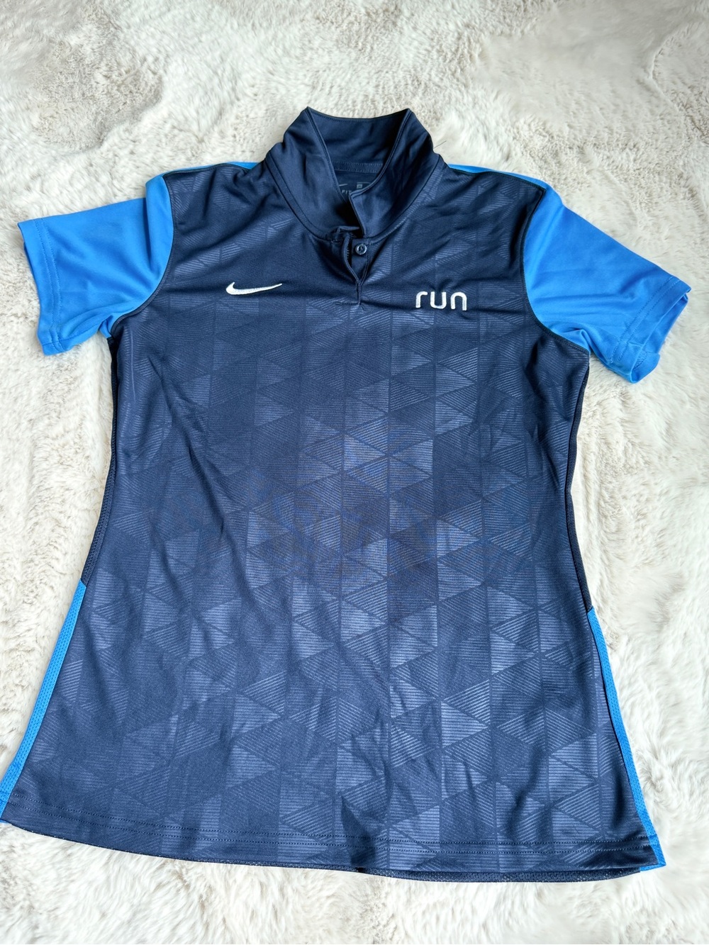Nike Navy Athletic Run Top with Bright Blue Accents